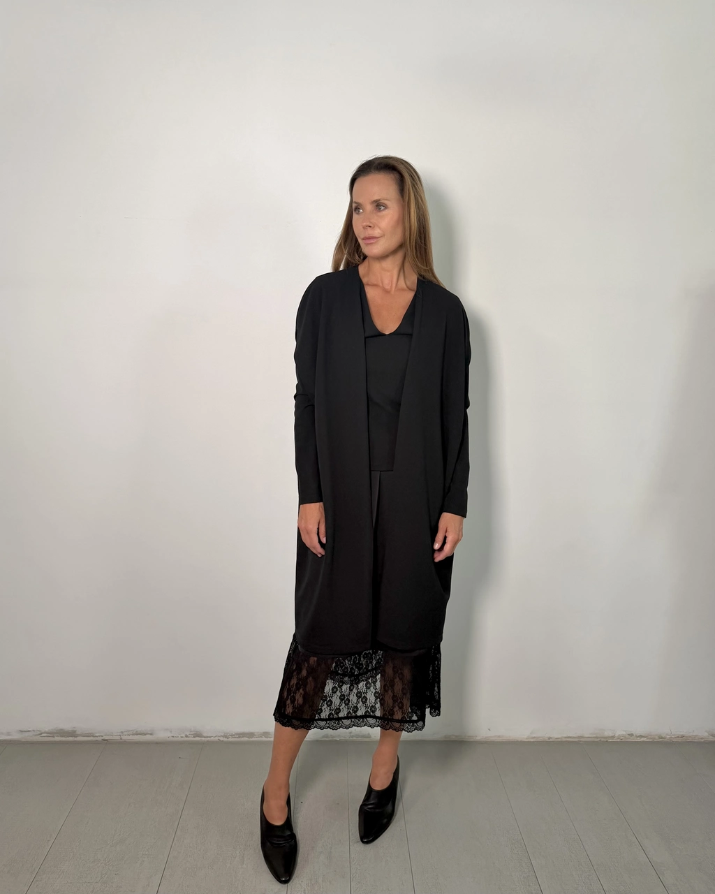 Narzutka bez rękawów Modern Cape - obrazek 3