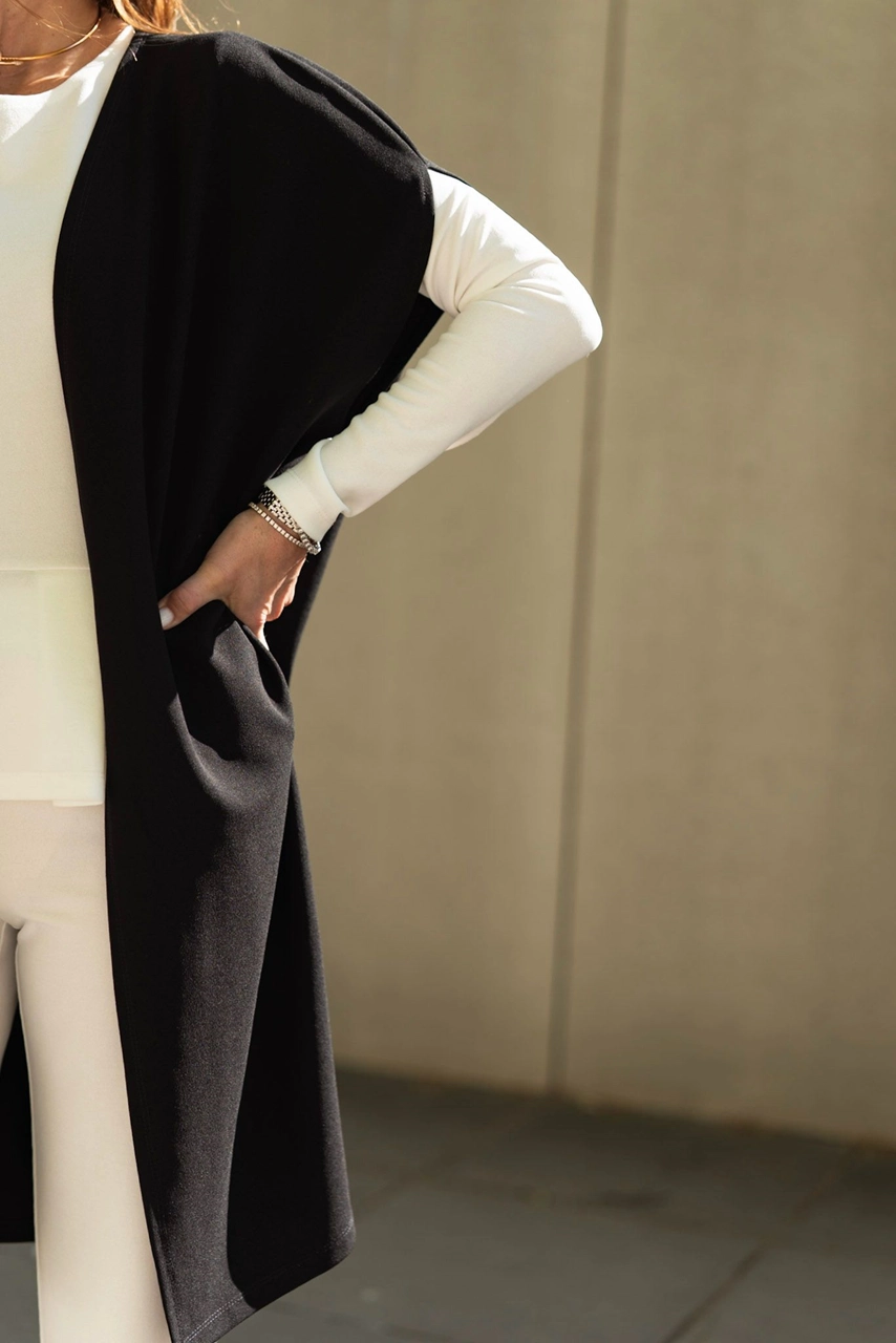 Narzutka bez rękawów Modern Cape - obrazek 7